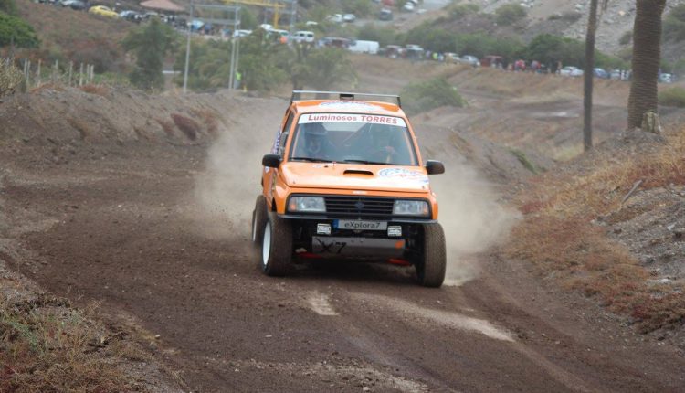 35053126_10155840506877029_1236585723776204800_o