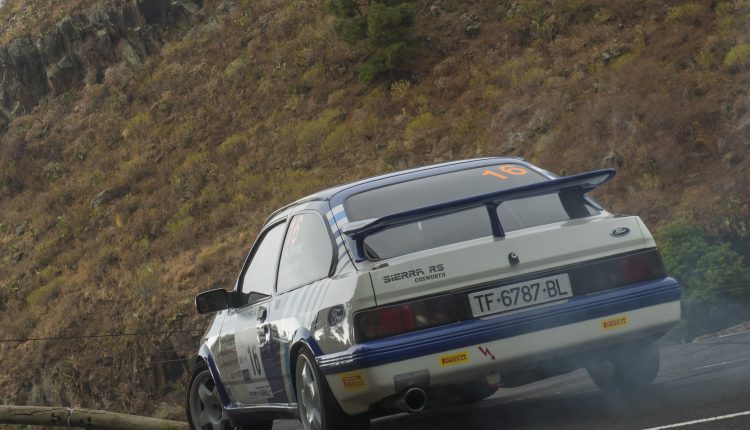 sierra-rs-cosworth_44716816121_o