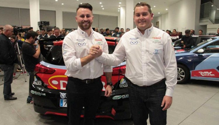 Yeray Lemes y Ariday Bonilla, con Hyundai (2)