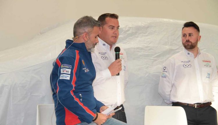 Yeray Lemes y Ariday Bonilla, con Hyundai (20)