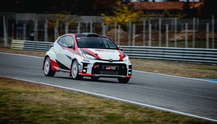 800_toyotagryarisrz-toyotagazooracingiberiancup-grday3